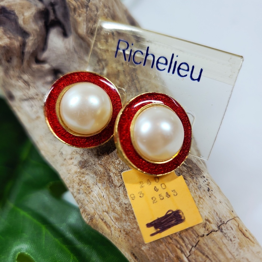 Richelieu Stardust Red Enamel Faux Pearl Button Earrings‎ Clip On Orig Tags